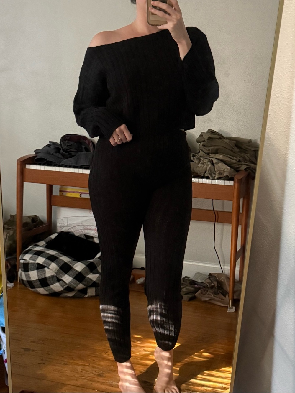 Off-Shoulder Ribbed Knit Set - Picture 2 of 5